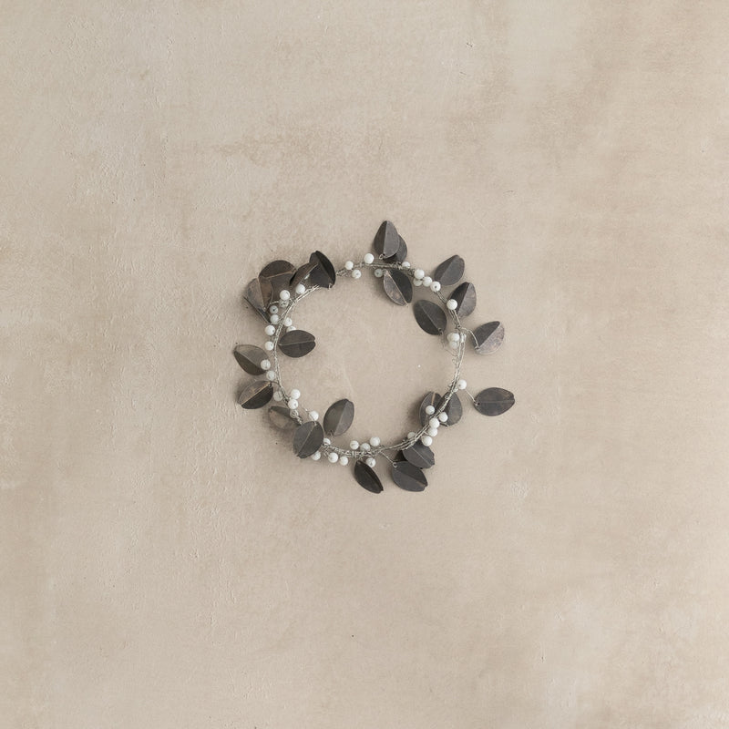 Merry Metal Mistletoe Wreath