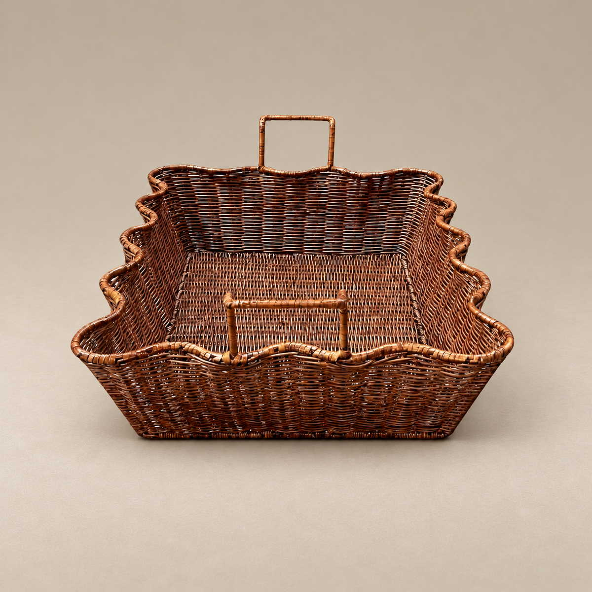 Grande Cottage Scalloped Tray