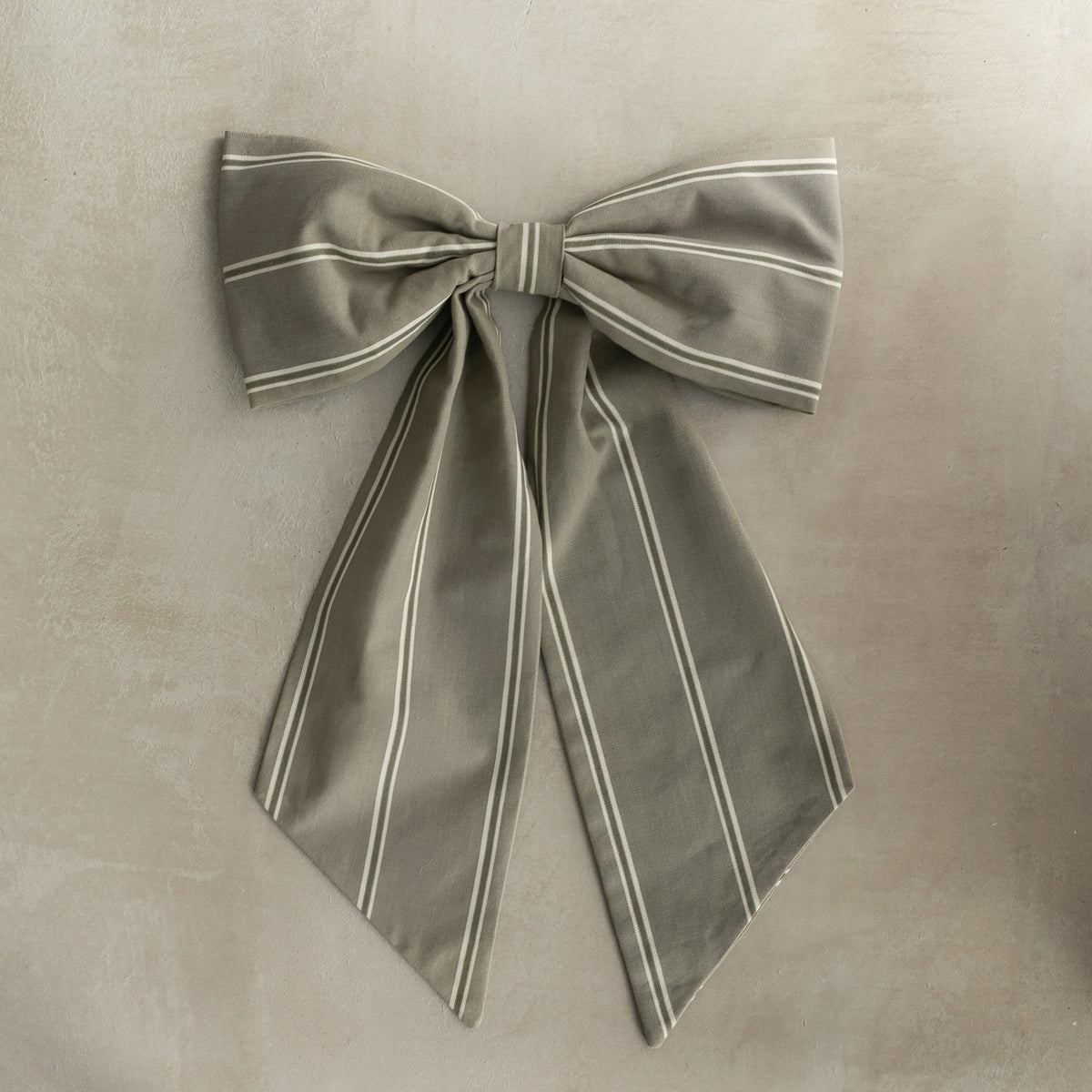 Oversized Cotswold Bow - Olive Stripe