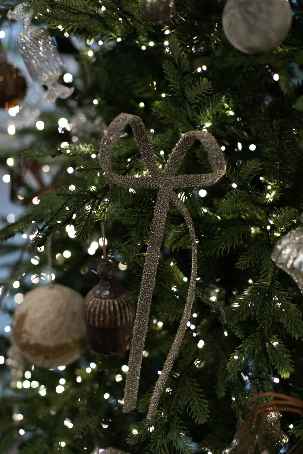 Manhattan Beaded Bow