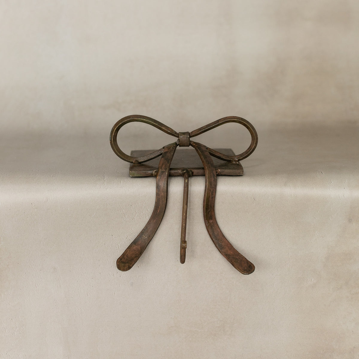 Monroe Stocking Holder