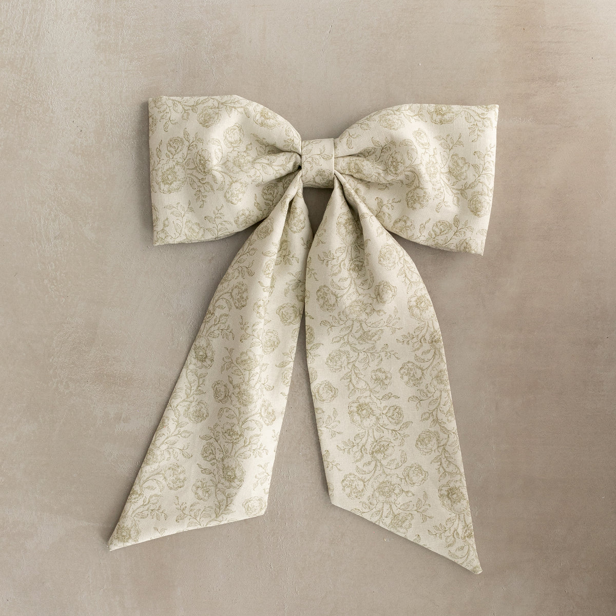 Oversized Cotswold Bow - Mabel Lynn