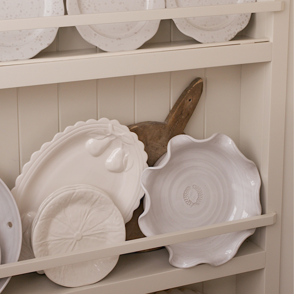 Mila Scalloped Pear Platter