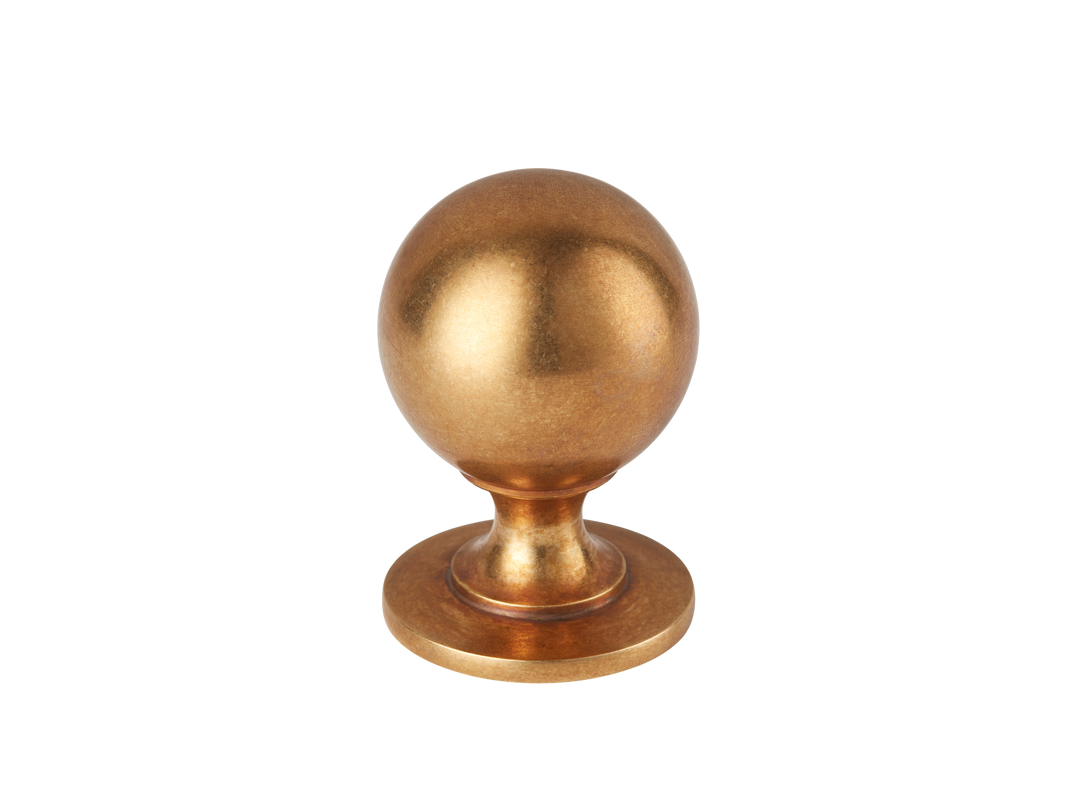 Cotswold Ball Knob