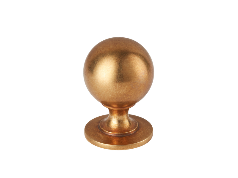 Cotswold Ball Knob
